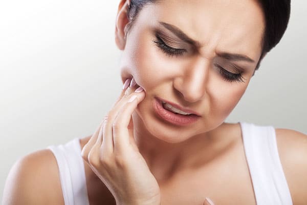 Murfreesboro chiropractor treats TMJ pain